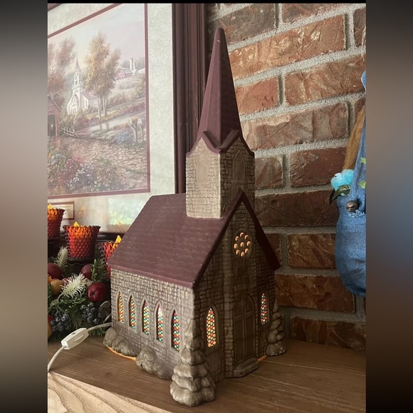 ❤️ Rare Vintage 1981 Large Catholic Stained Glass Lighted Musical Church - Picture 9 of 9